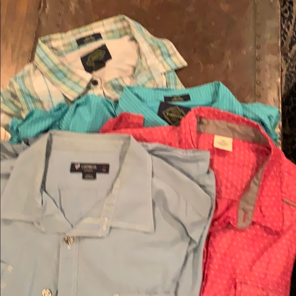 4 men’s short sleeve button down shirts